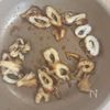5分でできる♪【ちくわと舞茸のピリ辛炒め】お弁当にも◎の工程2