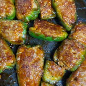 さやの作ってみた!投稿(【腸活&節約になる☆】15分で作れるピーマンの肉詰め)