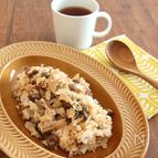 カフェ風♪牛肉グレイビーソースとしめじの混ぜ込みバターライス
