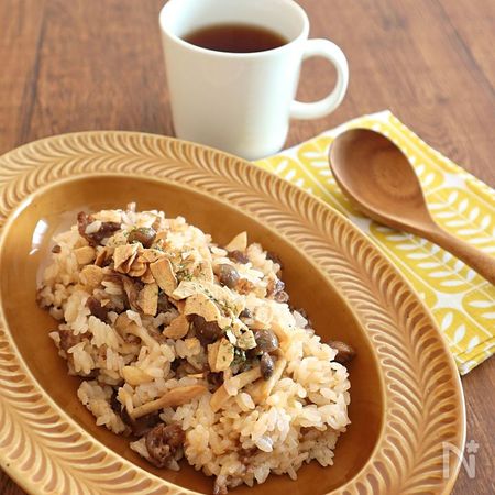 カフェ風 牛肉グレイビーソースとしめじの混ぜ込みバターライス By 佐藤 加奈子 Kaana57 レシピサイト Nadia ナディア プロの料理家のおいしいレシピ