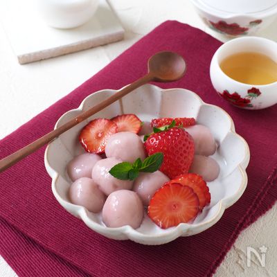 ココナッツミルクのいちご白玉
