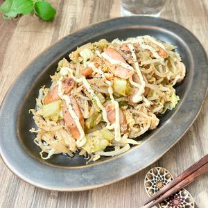 のりのり🐾🎀🤍の作ってみた!投稿(もやしとウインナーと卵の🍚ぶっ濃いトンテキソース炒め🤩)