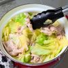 豚バラとキャベツのにんにく塩鍋│旨みじゅわっと簡単スタミナ鍋の工程3