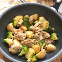 簡単おしゃれ♪バジル醤油チキン【ブロッコリーと新じゃが入り】