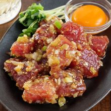 【卵黄でとろける】ぶつ切りマグロのユッケ風ねぎだく中華