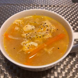 みきプルーンの作ってみた!投稿(【にんじんと玉ねぎの洋風たまごスープ】簡単すぐできスープ♪)