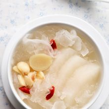 乾燥する季節のお手当レシピ【白きくらげと梨のはちみつ煮】