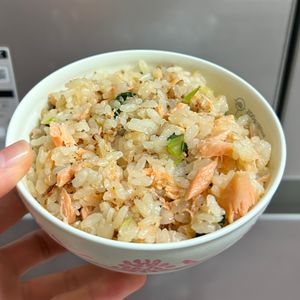 ケの作ってみた!投稿(絶品！香ばし焼き鮭の炊き込みご飯【冷めても美味しい】)