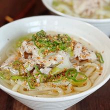 【豚ネギ塩うどん】あったかやさしい味わい♪食べ応えも◎