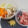 豚こまで節約！【白菜としめじのしょうがすき煮】の工程1
