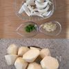 里芋と玉ねぎの鶏そぼろあんかけの工程1