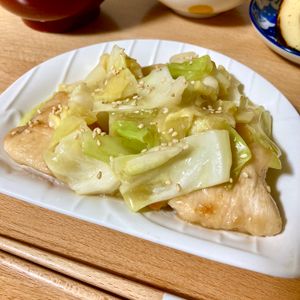 りぃママの作ってみた!投稿(【鶏キャベツうま塩とろみ炒め】食材2つ！早うまヘルシーおかず)