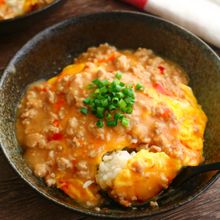 辛うま!味噌そぼろ天津飯