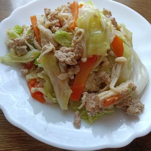 ぽぽペの作ってみた!投稿(コク旨！【ちゃんぽん風肉野菜炒め】野菜がもりもり食べられる♪)