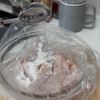 子どもの手が止まらない!《BBQチキン》の工程2