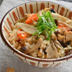 さば缶と秋野菜の鶏だし炊き込みご飯