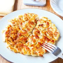 カリッと旨い♡【鶏むねの梅チーズガレット】