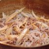 煮込み10分！頬張りたくなる牛すき月見丼の工程2