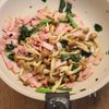 フライパン一つでできる♪ベーコンとほうれん草の和風パスタの工程1
