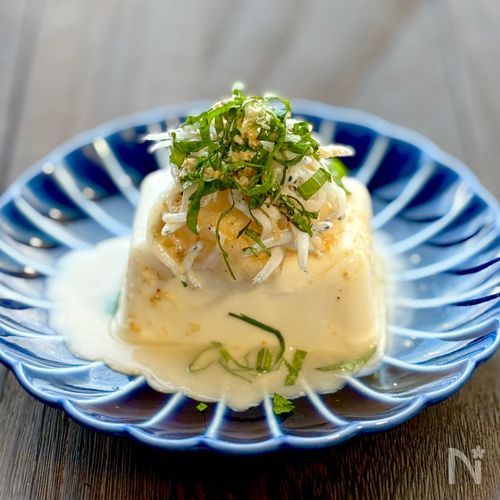 自家製ごまポン酢ダレで食べる！しらすおろし冷奴
