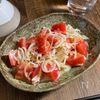 切って和えるだけ簡単「新玉ねぎとトマトの粒マスタードマリネ」