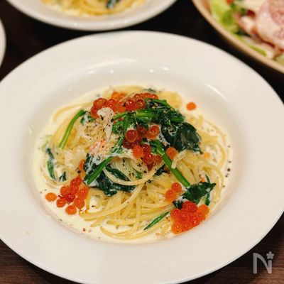 【カニとほうれん草のクリームパスタ】クリスマスカラーの一皿♪