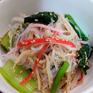まゆのの作ってみた!投稿(調味料3つで絶品《えのきと小松菜♡春雨サラダ》)