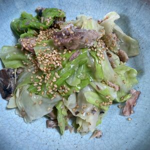 ゆっこの作ってみた!投稿(包丁不要！5分で【キャベツとさばの旨だれ和え】さば缶で簡単◎)
