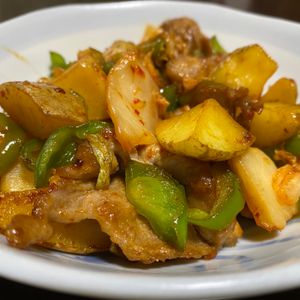 1465412料理経験3年生の作ってみた!投稿(レンジで時短《ホクホク新じゃが♡豚キムチ》)