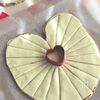 ねじるだけで簡単♡ハートチョコパイの工程3