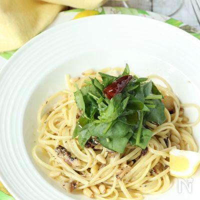 子供も大好き！オイルサーディンとサラダほうれん草のパスタ