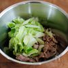 『牛こまと春キャベツのにんにく醤油和え』材料２つ☆味付け簡単の工程3
