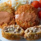 【肉汁ジュワッとチーズメンチカツ】濃厚な味わいが癖になる😋