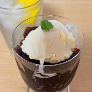 Tsuneaki Okadaの作ってみた!投稿(《喫茶店のコーヒーゼリー》ぷるぷる食感♪レンジで一発)