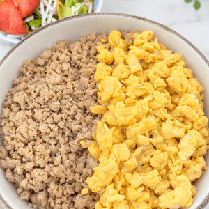 Mayuuuuの作ってみた!投稿(5分で絶品!【王道の鶏そぼろ丼】簡単・混ぜるだけ♡)