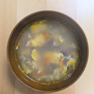 ゆいの作ってみた!投稿(【にんじん入りわかたまスープ】簡単節約スープ♡満足度もUP♬)