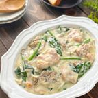 【簡単に！生クリーム不要】鶏肉ときのことほうれん草のシチュー