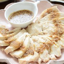【レンチン蒸し鶏の生姜ごまダレ】レンジで簡単＆しっとり♡