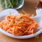 簡単なのに美味しい！〈にんじんのたらこ和え〉彩り鮮やか