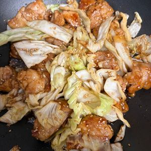 1241780の作ってみた!投稿(鶏肉ときゃべつの甘酢ごま照り炒め)