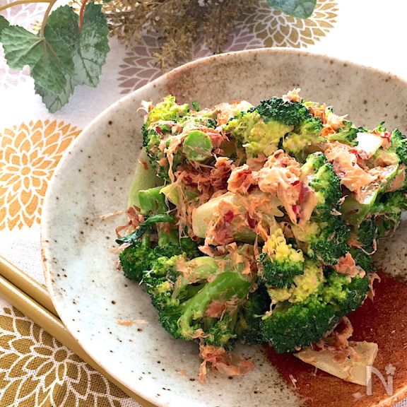 いくらでも食べられる♡ブロッコリーのわさびマヨ醤油おかか和え