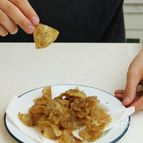 捨てるのは待って！！　じゃがいも皮チップス