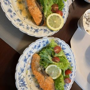 Hikeyの作ってみた!投稿(【鮭のムニエル*レモンバター醤油】食べてびっくりの美味さ!)