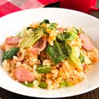 シャキシャキ美味しい！ウインナーとレタスのパラパラ炒飯