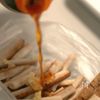 使った油は大さじ1のみ‼︎『フライドごぼう』の工程2