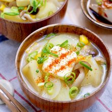 味噌✕バターが最高！！『じゃがバタコーンのお味噌汁』