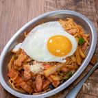 ナポリタン目玉焼きのせ