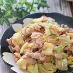 娘の味見が止まらない♡豚こまと春キャベツの明太マヨソテー
