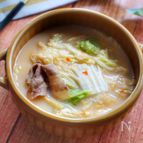 心も身体もほっと温まる♡豚バラ白菜のピリ辛ミルクスープ