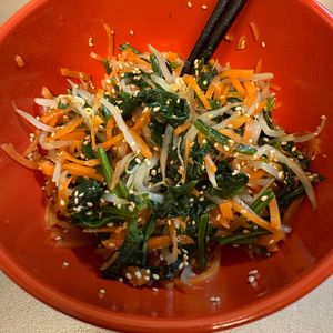 えりの作ってみた!投稿(【ほうれん草と人参ともやしの3色ナムル】レンジで簡単☆)